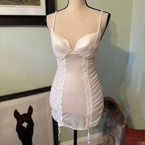 NWT VICTORIA'S SECRET | Ruched Chemise Garters - 34C